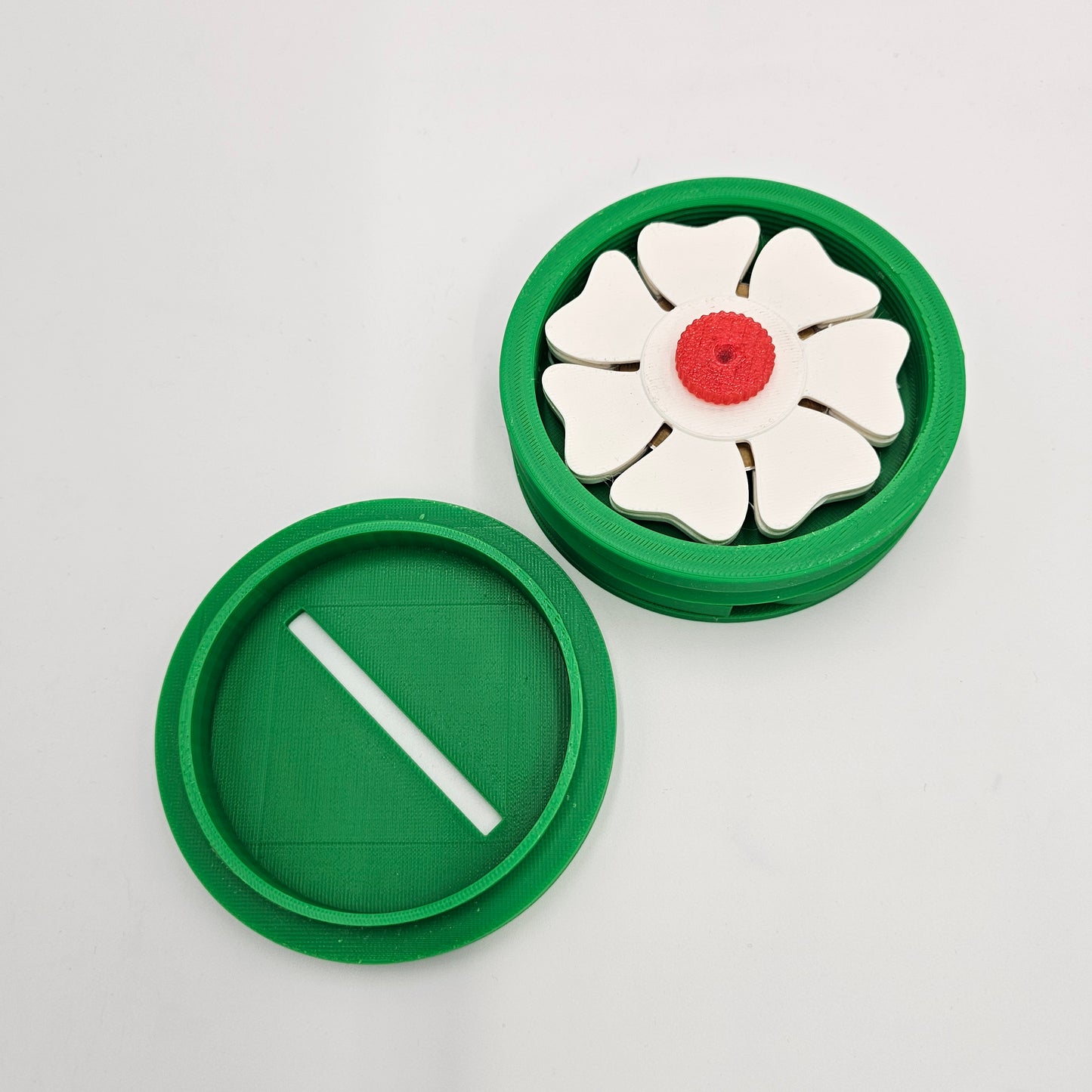 **Bella Thread Cutter and Pin Tray**