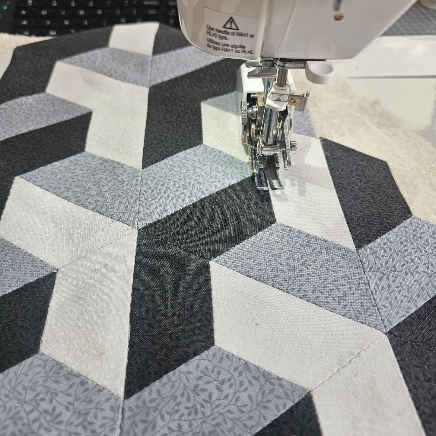 PRE-ORDER Sarah Payne Presents English Paper Piecing - A Beginners Guide