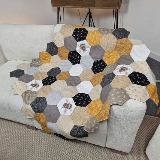 Honeycomb Harmony Quilt Kit - Spring 2025