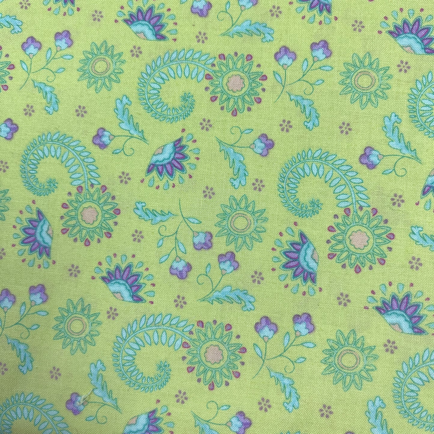 Sarah Payne Elegant Peacock Cotton Prints By The Metre (112cm Wide) - Peacock Flowers Lime